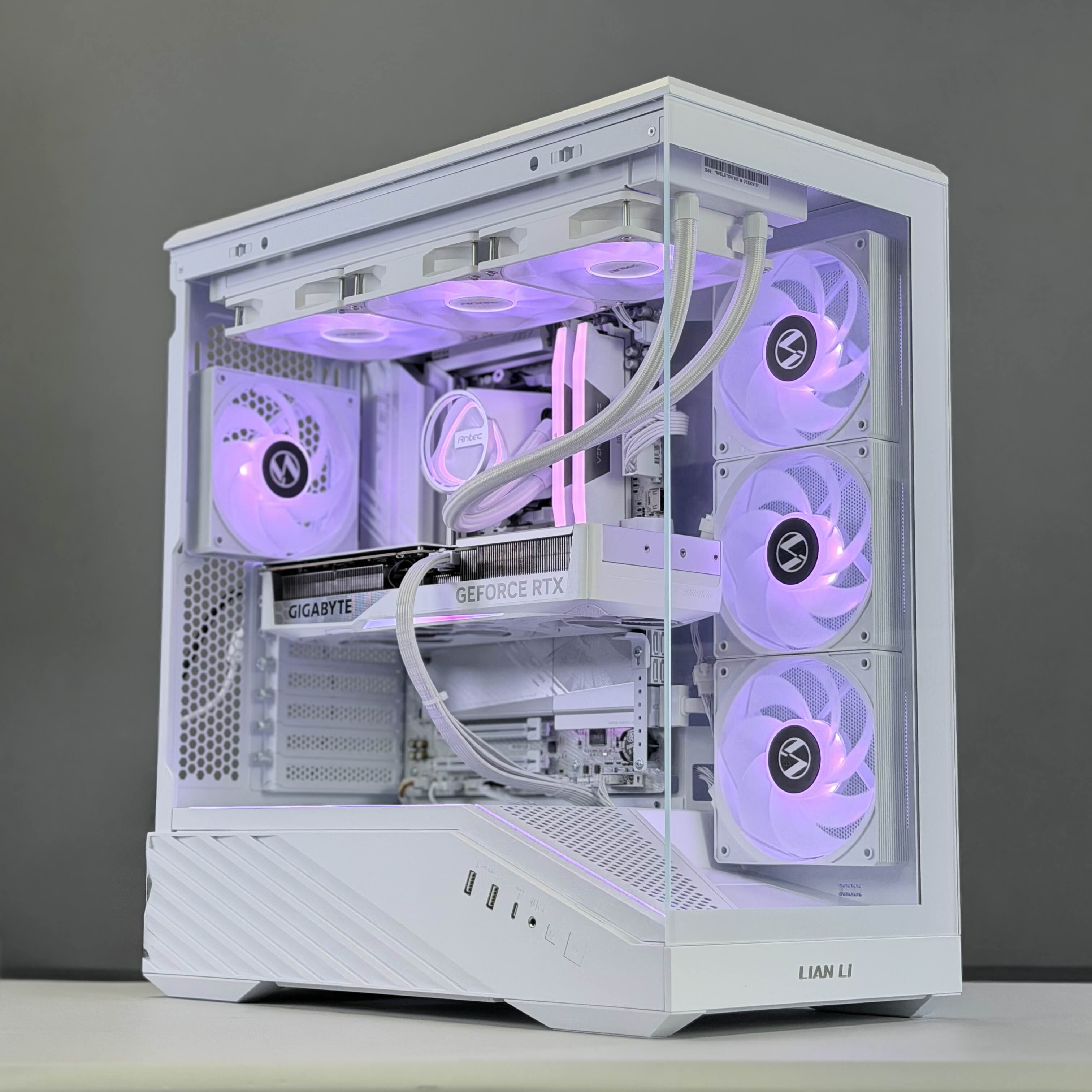 JIYU White Angel AMD Ryzen 7 7800X3D - RTX 5070
